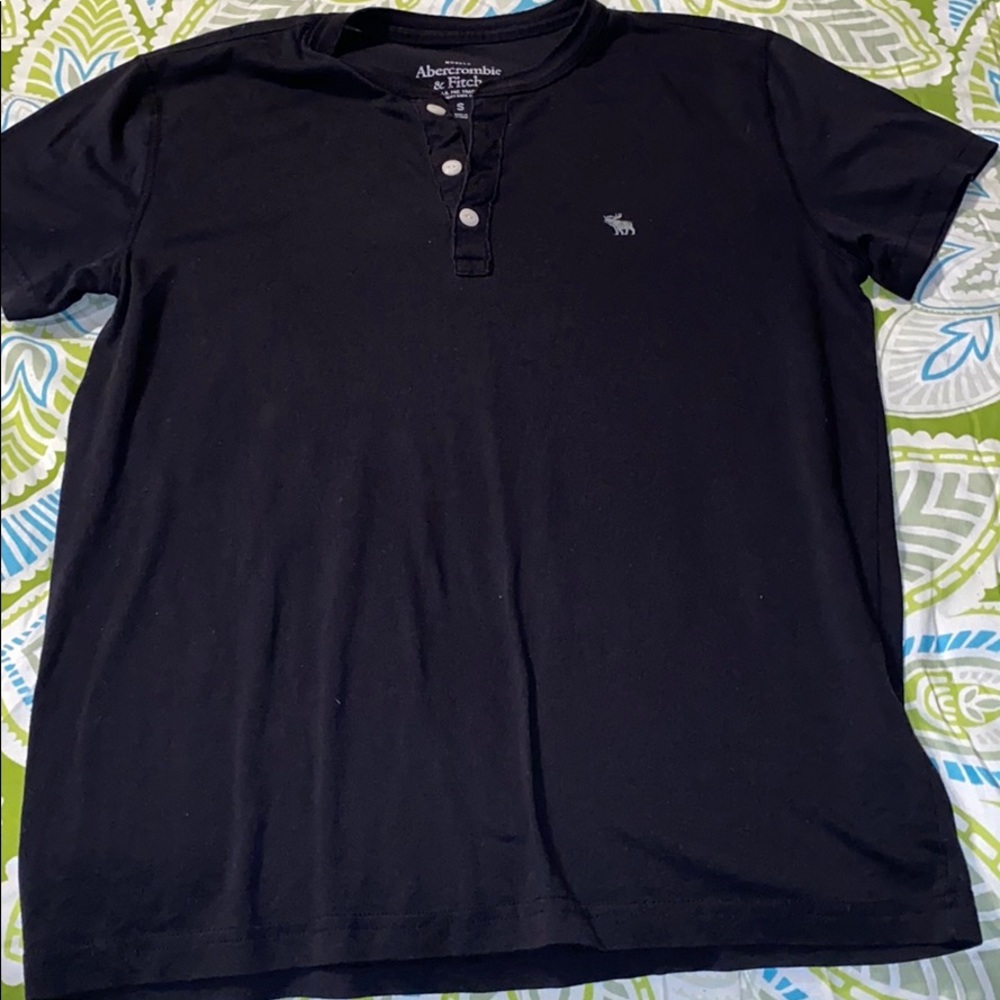 black shirt